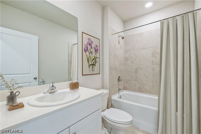 14208 HEMINGWAY OAKS TRL, Fort Myers, FL 33905