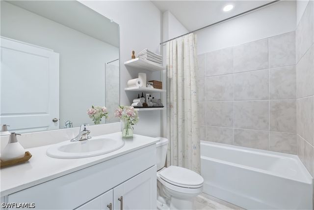 14208 HEMINGWAY OAKS TRL, Fort Myers, FL 33905