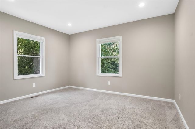 6044 Davison Road, Burton, MI 48509