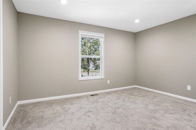 6044 Davison Road, Burton, MI 48509