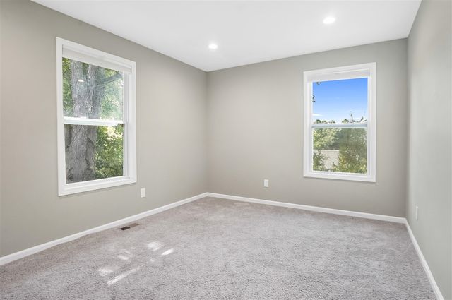 6044 Davison Road, Burton, MI 48509