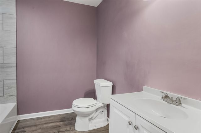 6044 Davison Road, Burton, MI 48509