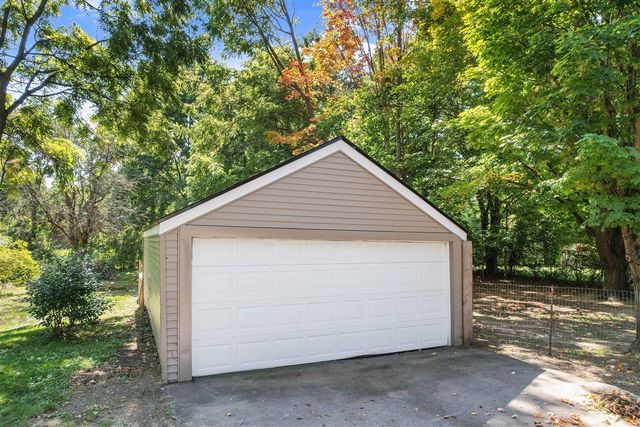 6044 Davison Road, Burton, MI 48509