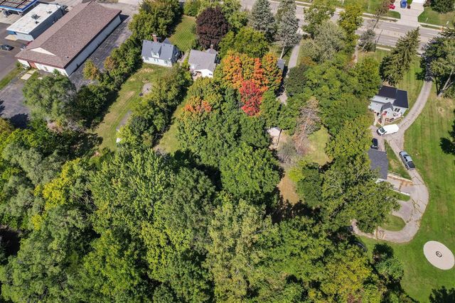 6044 Davison Road, Burton, MI 48509