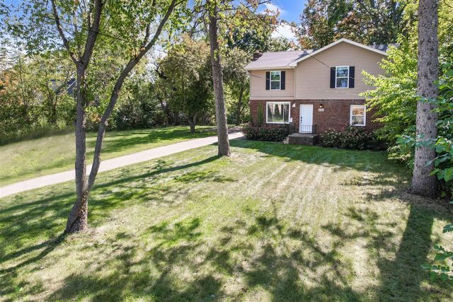 6044 Davison Road, Burton, MI 48509