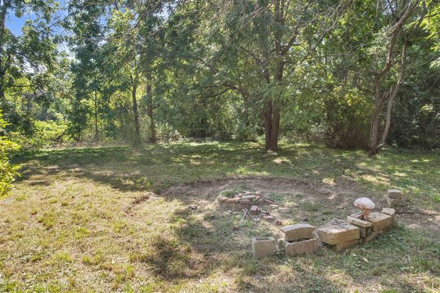 6044 Davison Road, Burton, MI 48509