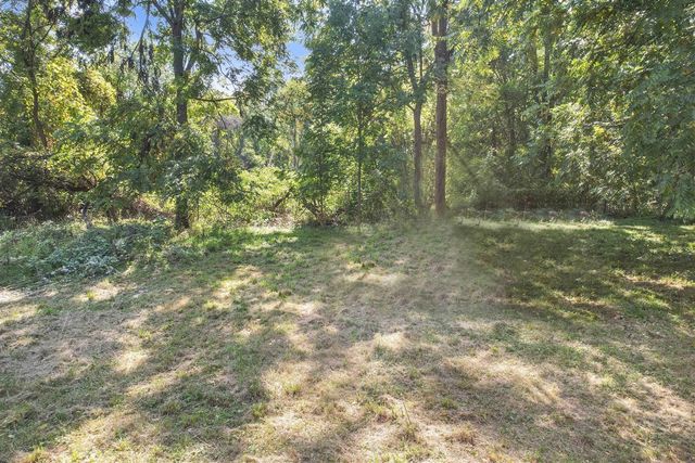 6044 Davison Road, Burton, MI 48509