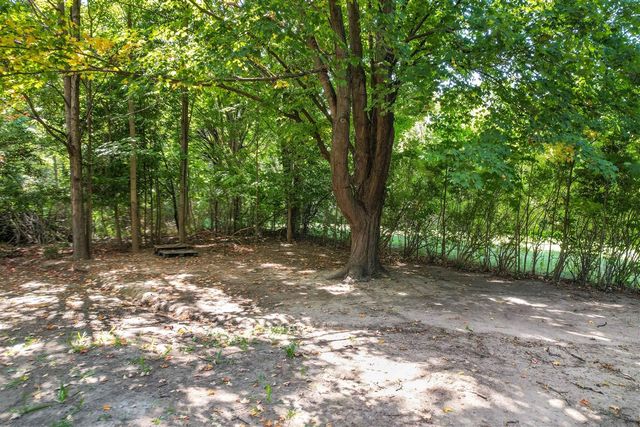 6044 Davison Road, Burton, MI 48509