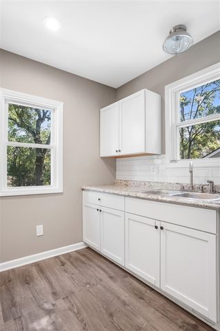 6044 Davison Road, Burton, MI 48509