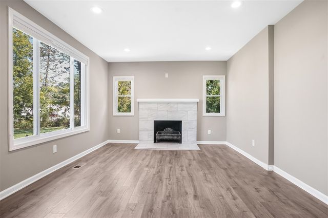 6044 Davison Road, Burton, MI 48509