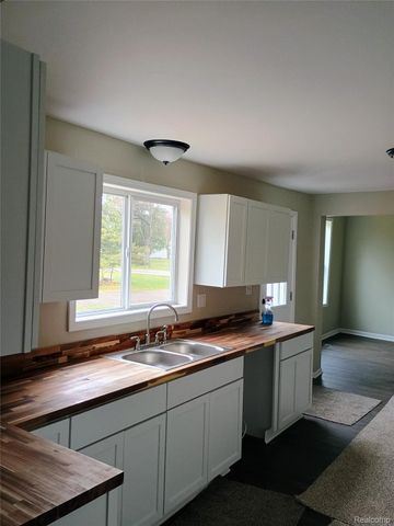 203 E Commercial Street, Norvell Township, MI 49263