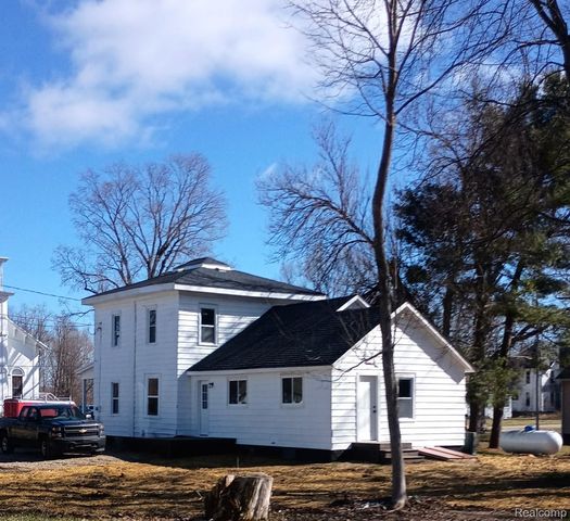 203 E Commercial Street, Norvell Township, MI 49263