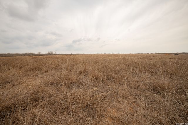 905 county road 341, Jourdanton, TX 78026