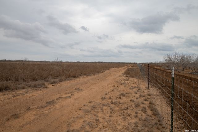 905 county road 341, Jourdanton, TX 78026