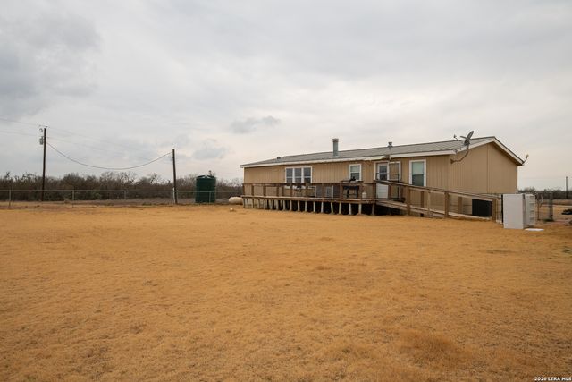 905 county road 341, Jourdanton, TX 78026