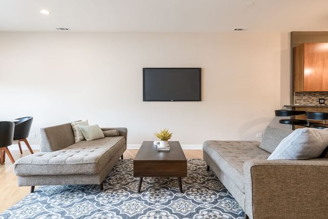 1621 W North Avenue 2E, Chicago, IL 60622