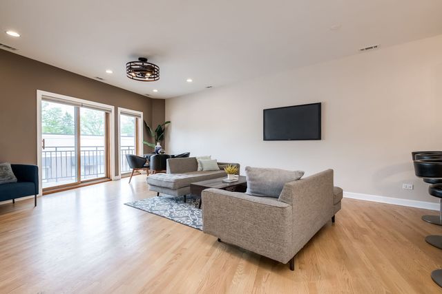 1621 W North Avenue 2E, Chicago, IL 60622