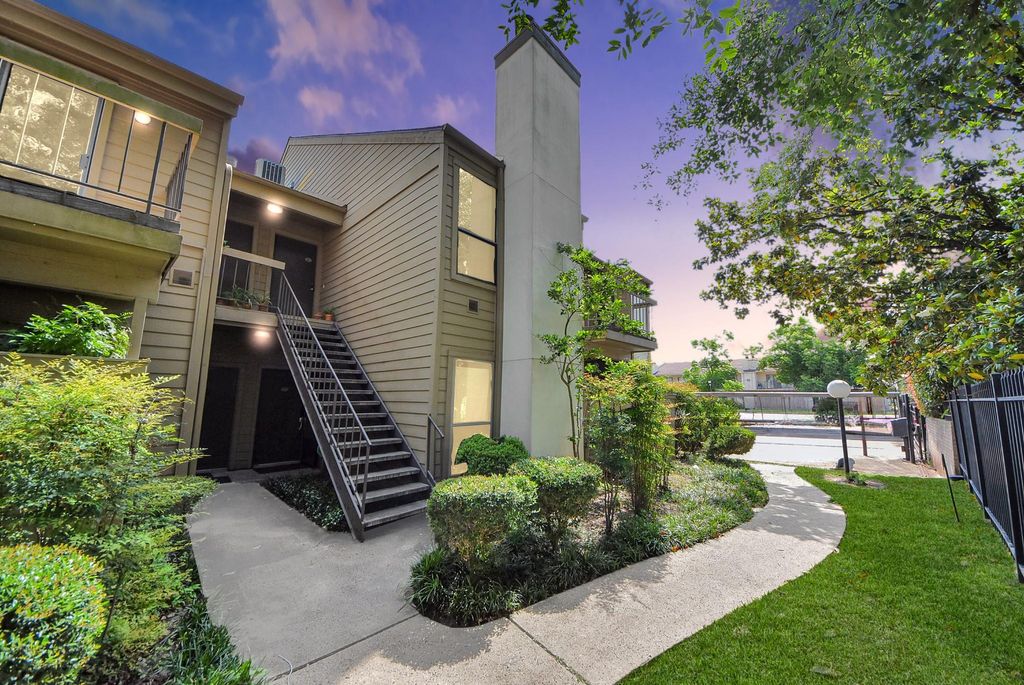 10047 Westpark Drive 7, Houston, TX 77042