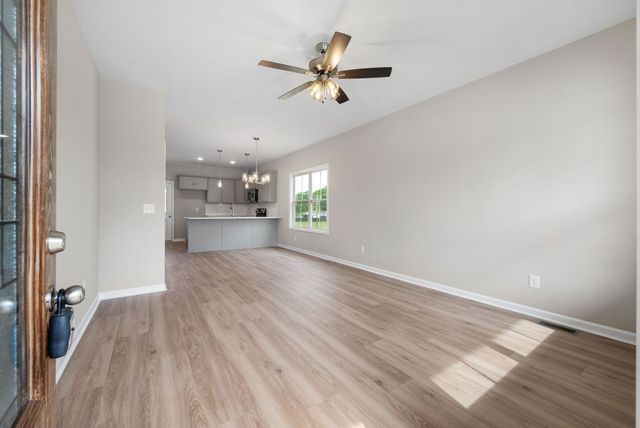 885 Dogwood Trail, Clarksville, TN 37042