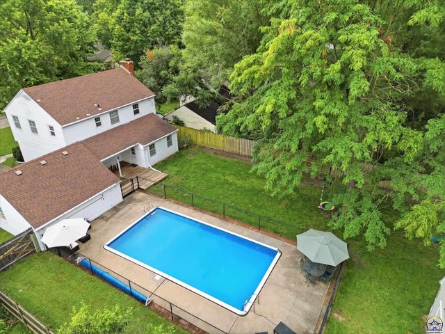 1921 SW Oakley AVE, Topeka, KS 66604