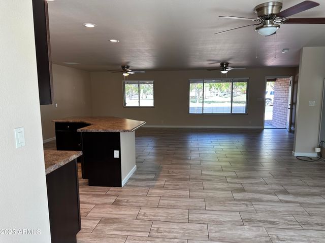 6013 E Evergreen Street, Mesa, AZ 85205