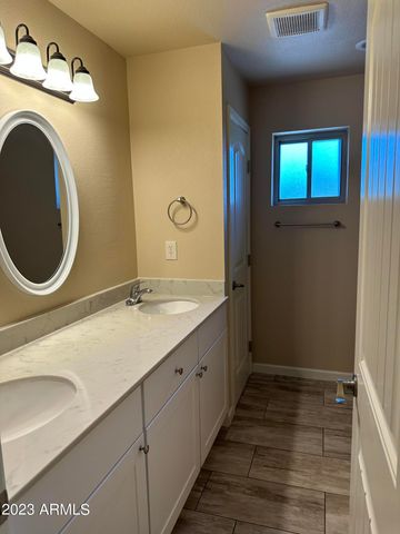 6013 E Evergreen Street, Mesa, AZ 85205