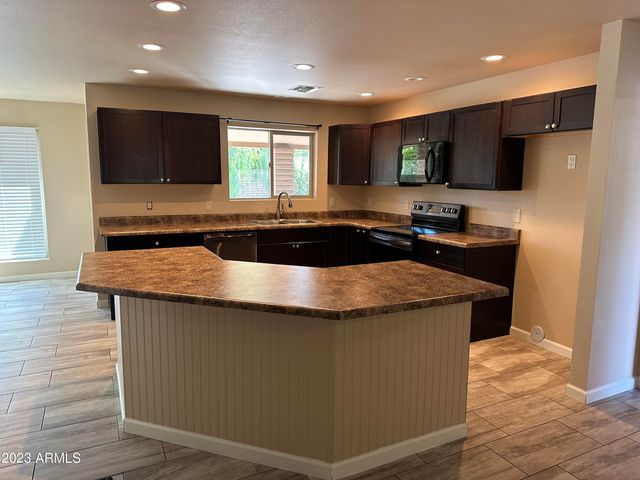 6013 E Evergreen Street, Mesa, AZ 85205