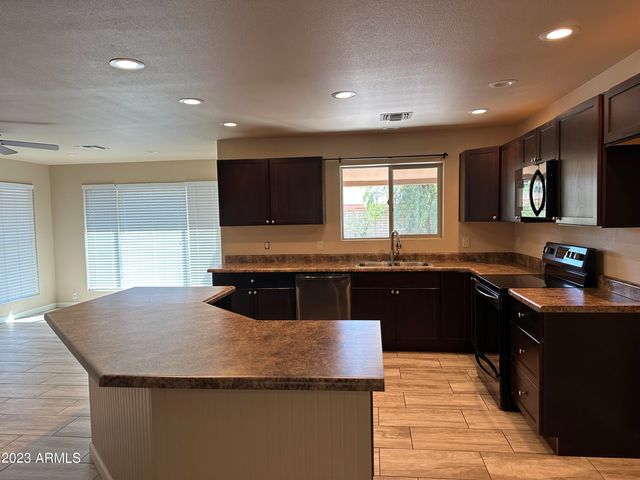 6013 E Evergreen Street, Mesa, AZ 85205