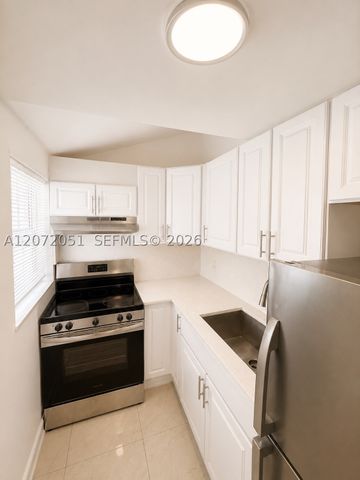 1440 Pennsylvania Ave 3, Miami Beach, FL 33139