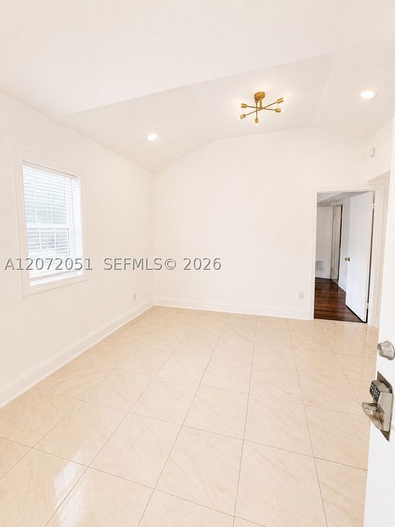 1440 Pennsylvania Ave 3, Miami Beach, FL 33139