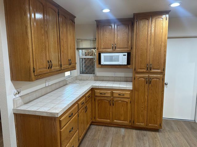 2936 S Conyer Street, Visalia, CA 93277