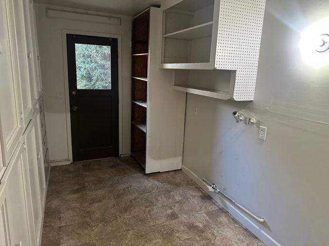 2936 S Conyer Street, Visalia, CA 93277