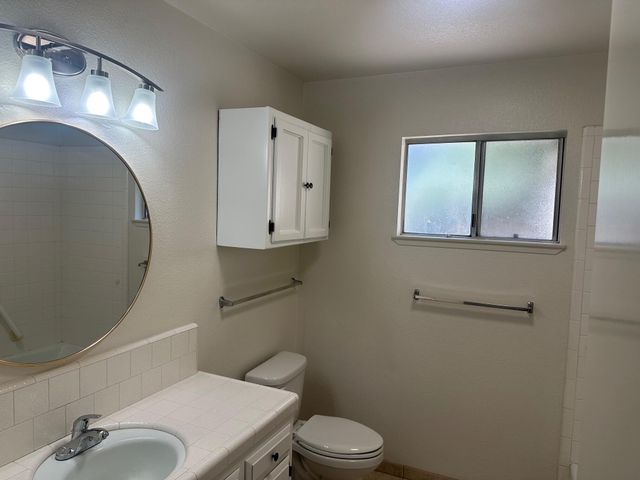 2936 S Conyer Street, Visalia, CA 93277