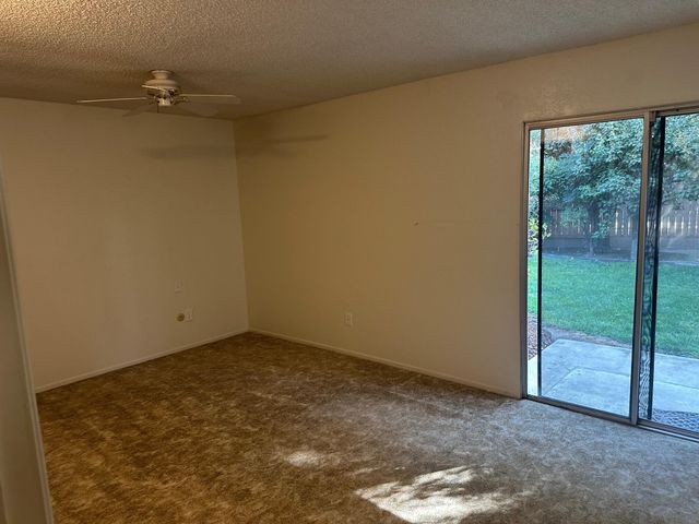 2936 S Conyer Street, Visalia, CA 93277