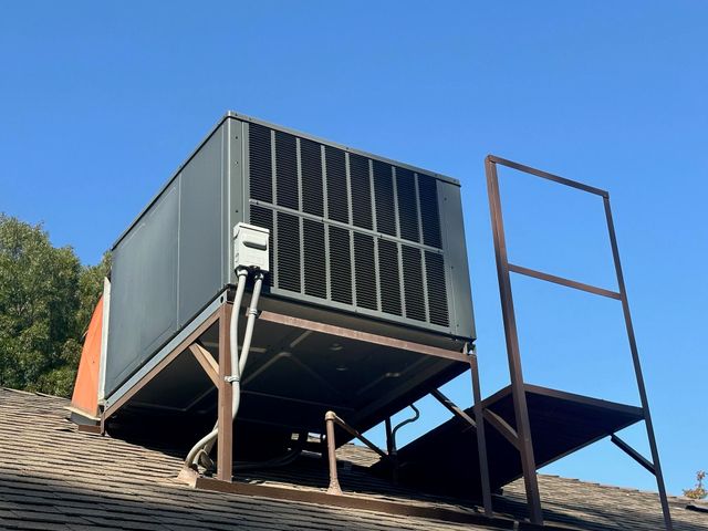 2936 S Conyer Street, Visalia, CA 93277