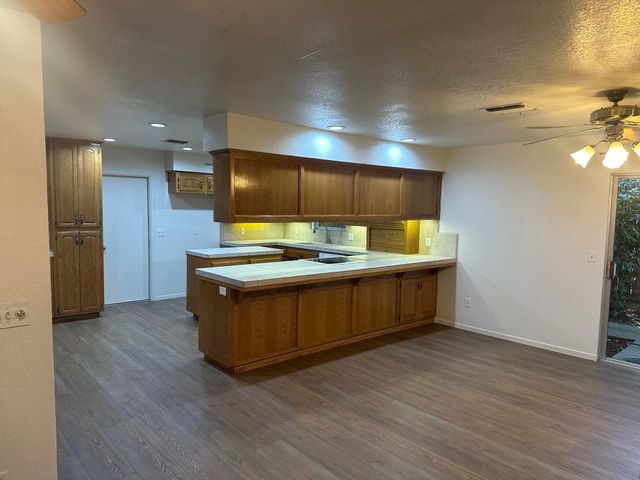 2936 S Conyer Street, Visalia, CA 93277