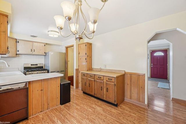 25135 Normandy Street, Roseville, MI 48066