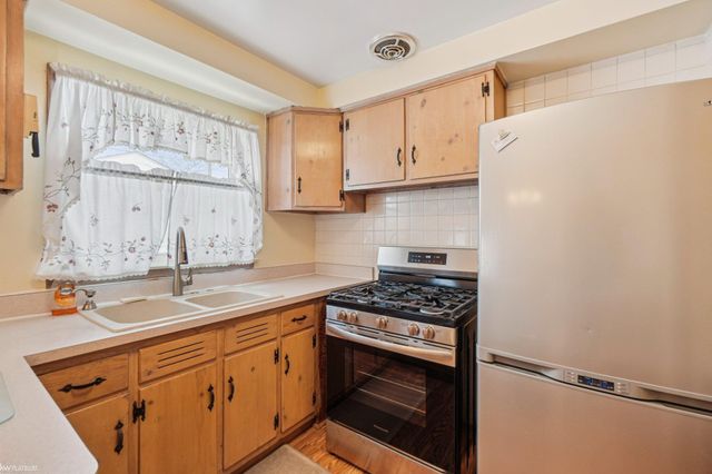 25135 Normandy Street, Roseville, MI 48066