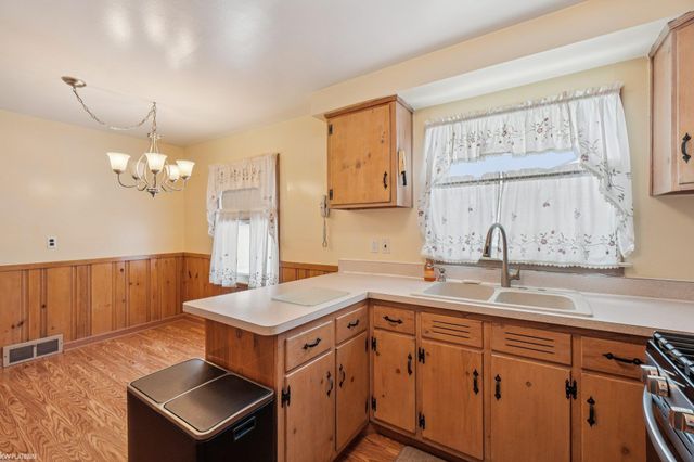 25135 Normandy Street, Roseville, MI 48066