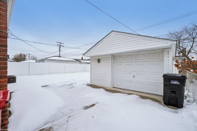 25135 Normandy Street, Roseville, MI 48066