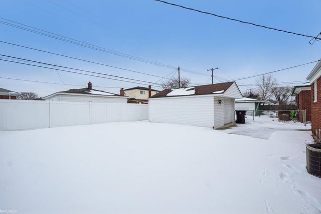 25135 Normandy Street, Roseville, MI 48066