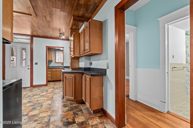 1722 Eastern Pkwy, Louisville, KY 40205