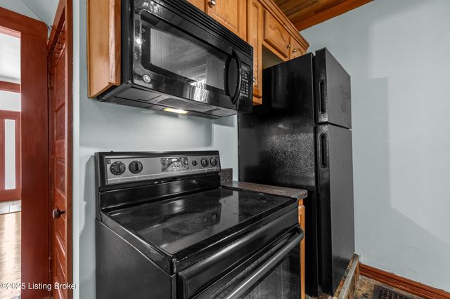 1722 Eastern Pkwy, Louisville, KY 40205