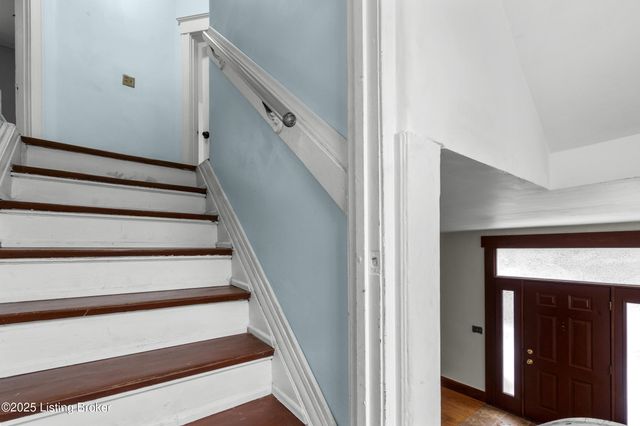 1722 Eastern Pkwy, Louisville, KY 40205