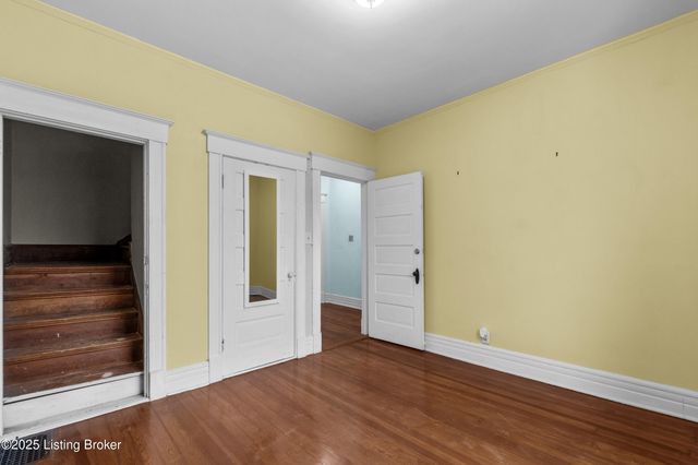 1722 Eastern Pkwy, Louisville, KY 40205