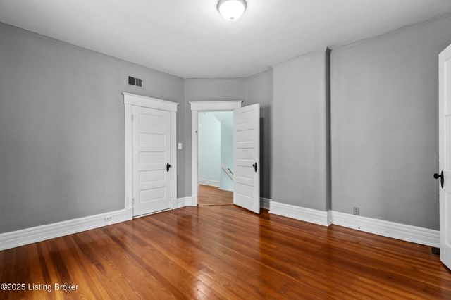 1722 Eastern Pkwy, Louisville, KY 40205