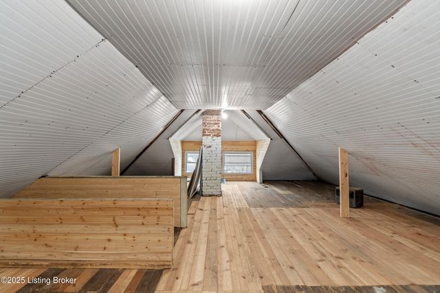 1722 Eastern Pkwy, Louisville, KY 40205