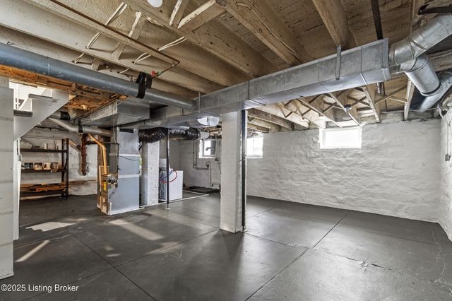 1722 Eastern Pkwy, Louisville, KY 40205