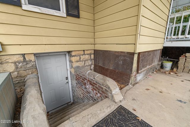 1722 Eastern Pkwy, Louisville, KY 40205