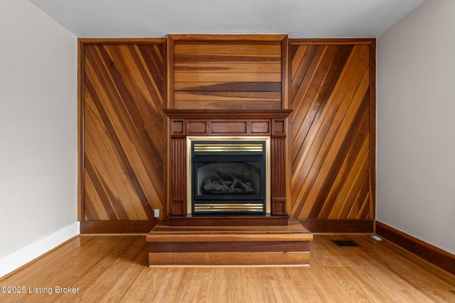 1722 Eastern Pkwy, Louisville, KY 40205